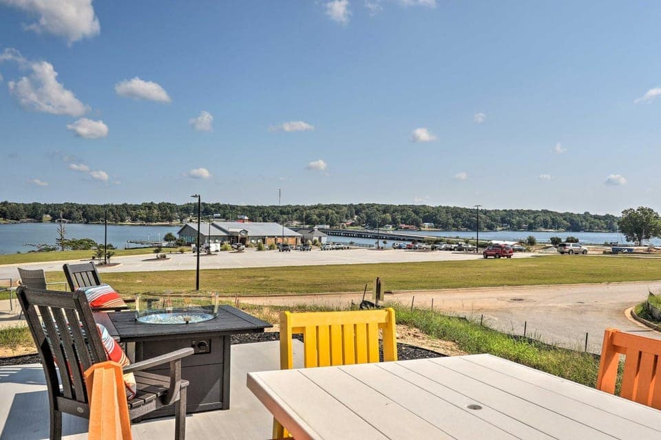 Stunning Lakefront Retreat w/ Dock Access! House in Lake Greenwood