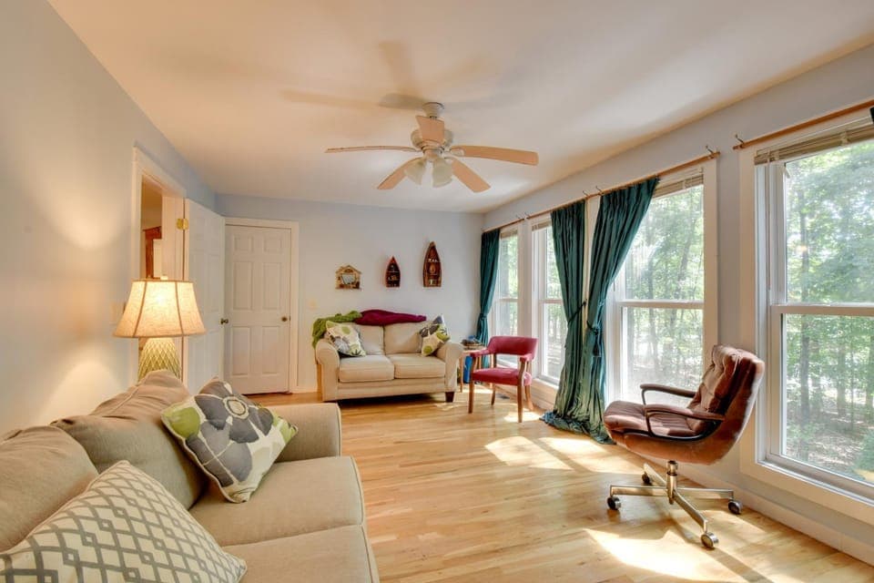 Peaceful Lake Hartwell Gem w/ Boat Dock House in Lake Hartwell