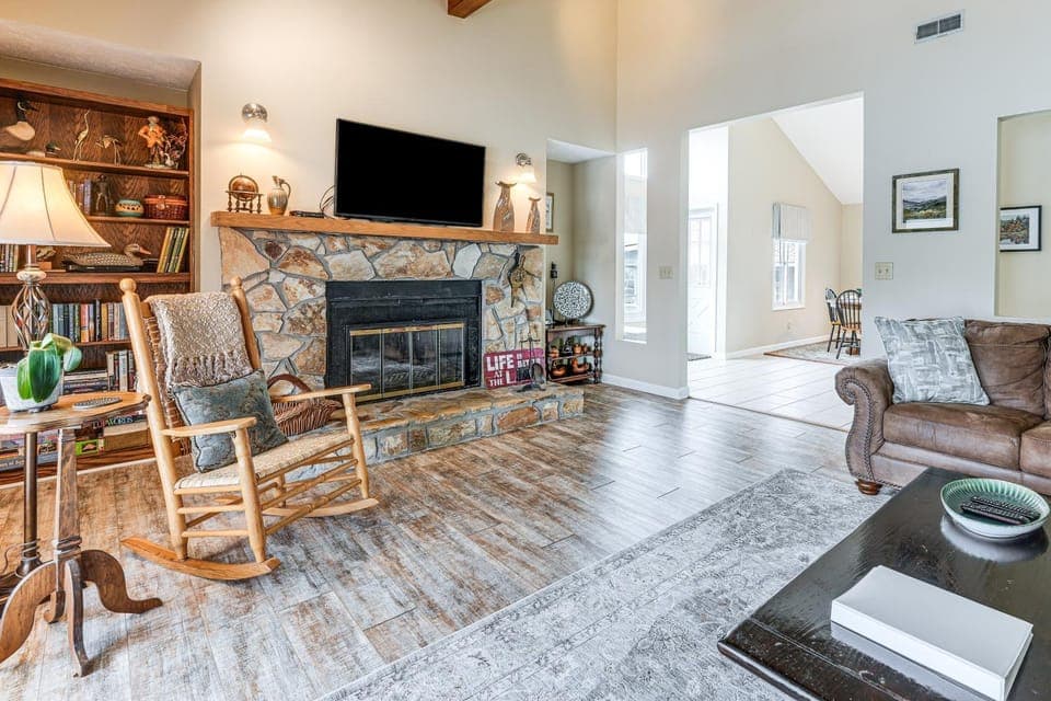Fire Pit & Boat Dock: Lake Chatuge Townhome! House in Hiawassee