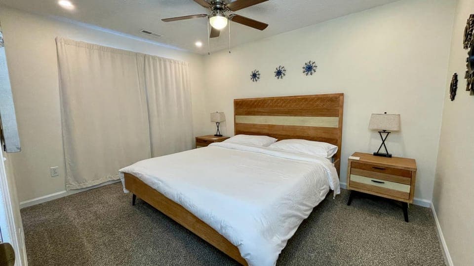 Bed, Bedroom, fireplace