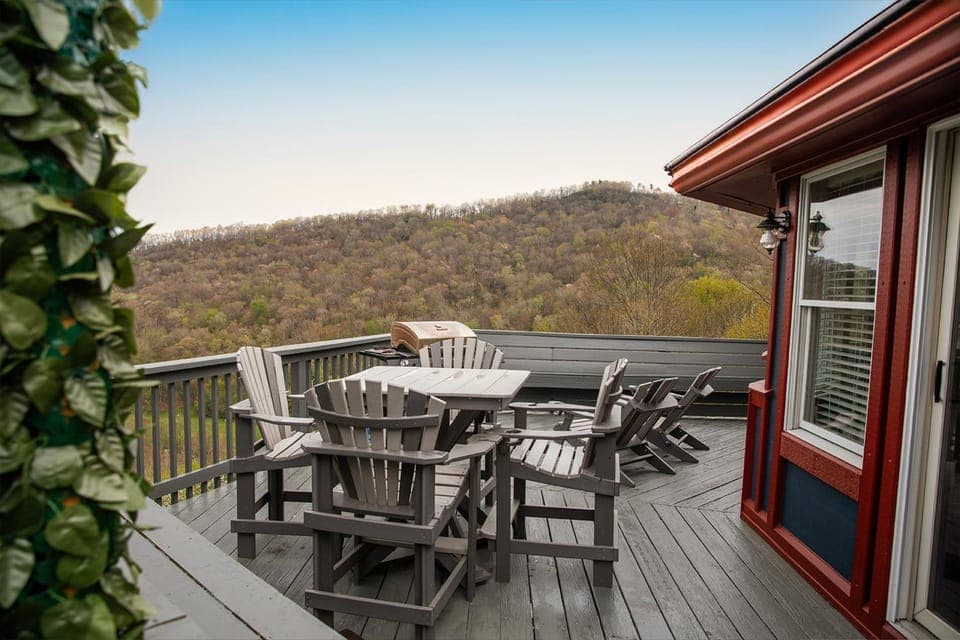 Devil's Lookout House in Valley Creek
