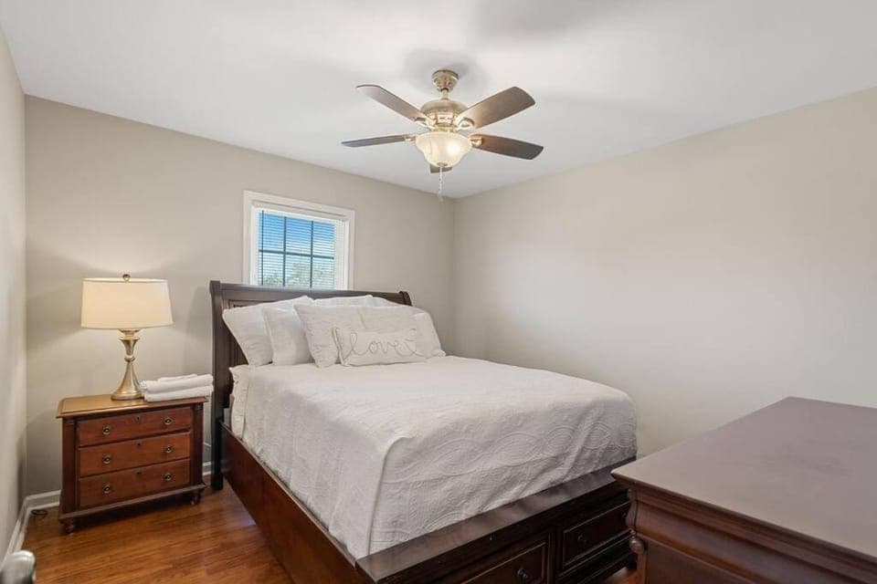 Cozy 3bedroom Bungalow In Davidson Sleeps 8 House in Cornelius