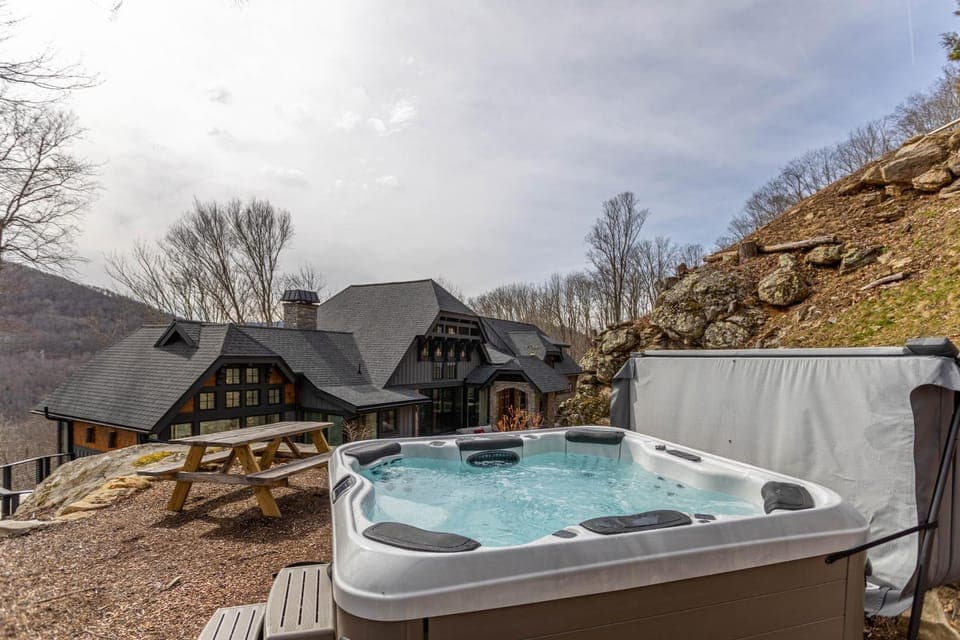 Bouldercrest at Eagles Nest House in Watauga