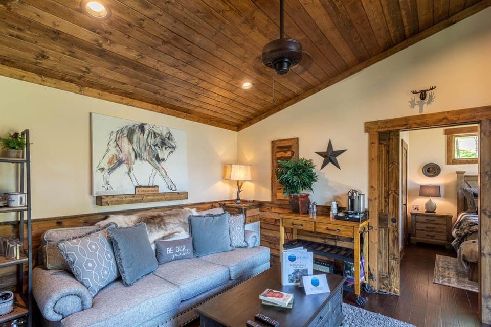 Red Wolf Chalet at Eagles Nest House in Watauga