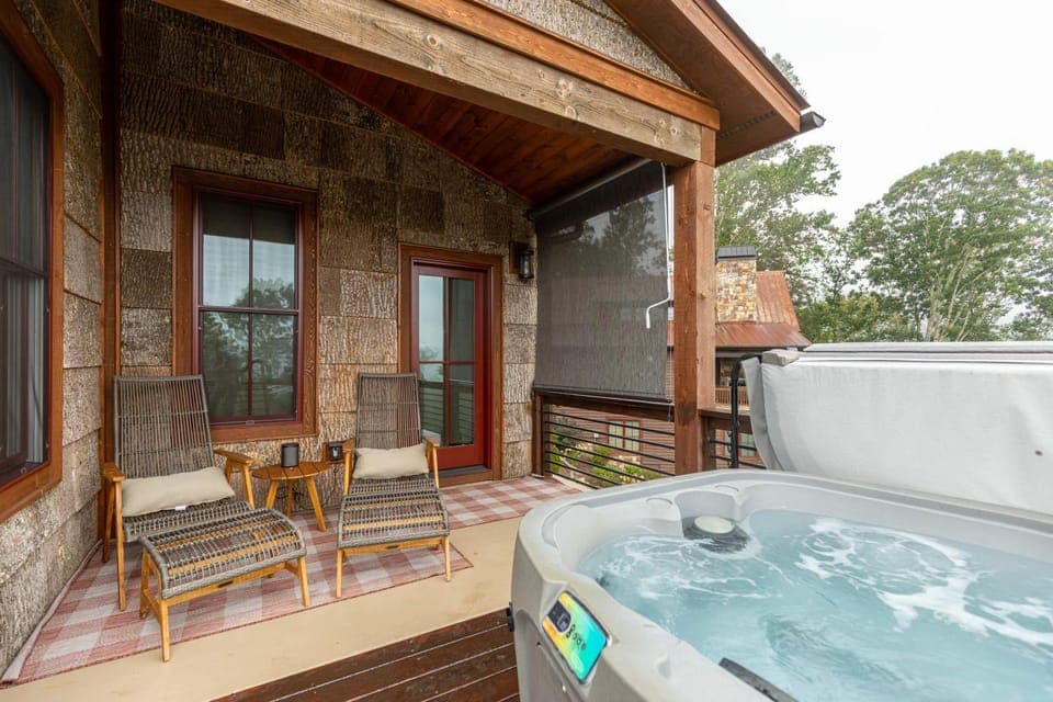 Bearingers Bluff at Eagles Nest House in Watauga