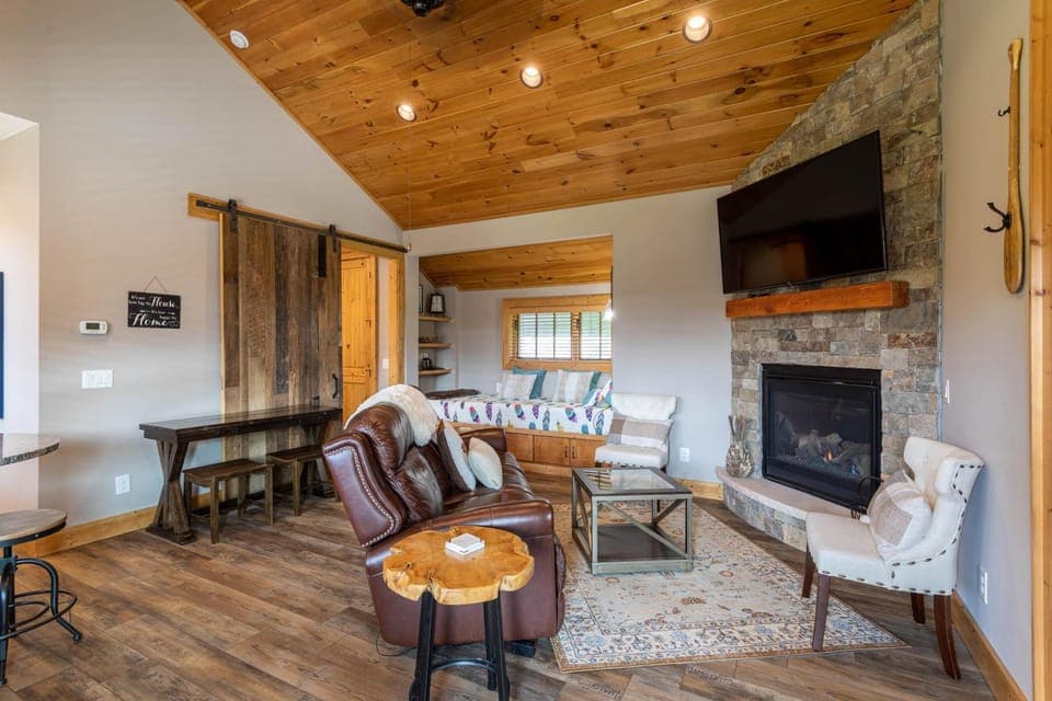 Valley View House in Watauga
