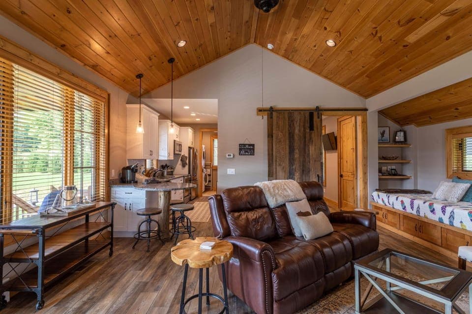 Valley View House in Watauga