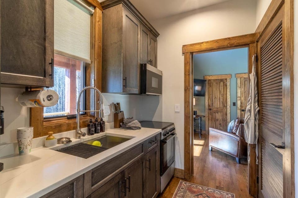Hilltop Hideout at Eagles Nest House in Watauga