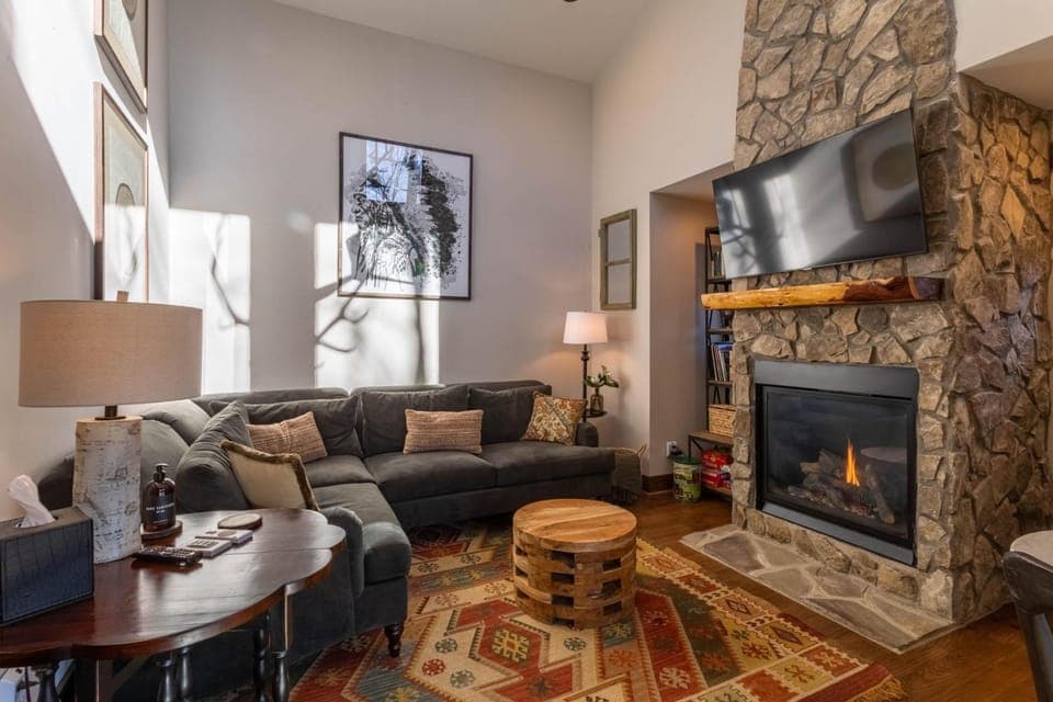 Hilltop Hideout at Eagles Nest House in Watauga