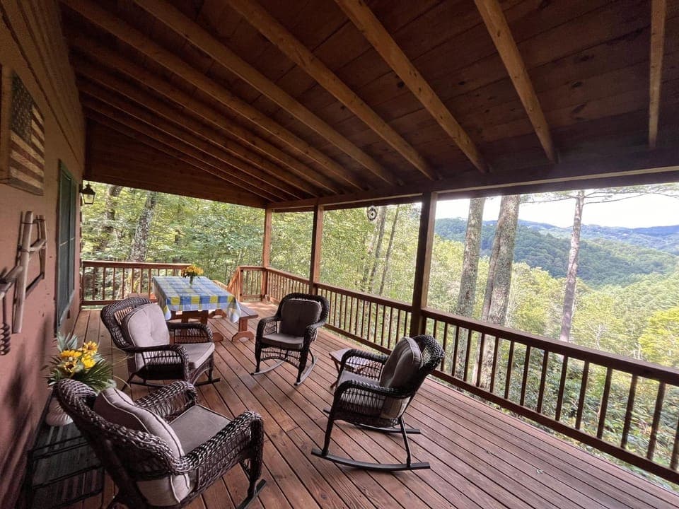 Appalachian Satisfaction House in Brushy Fork