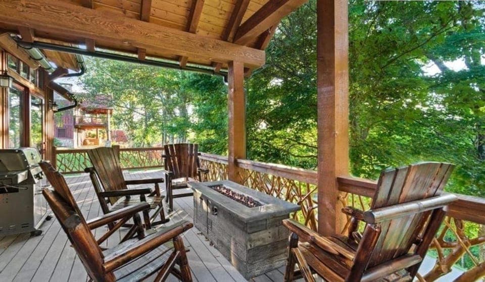 Timberwolf Lodge at Eagles Nest House in Watauga