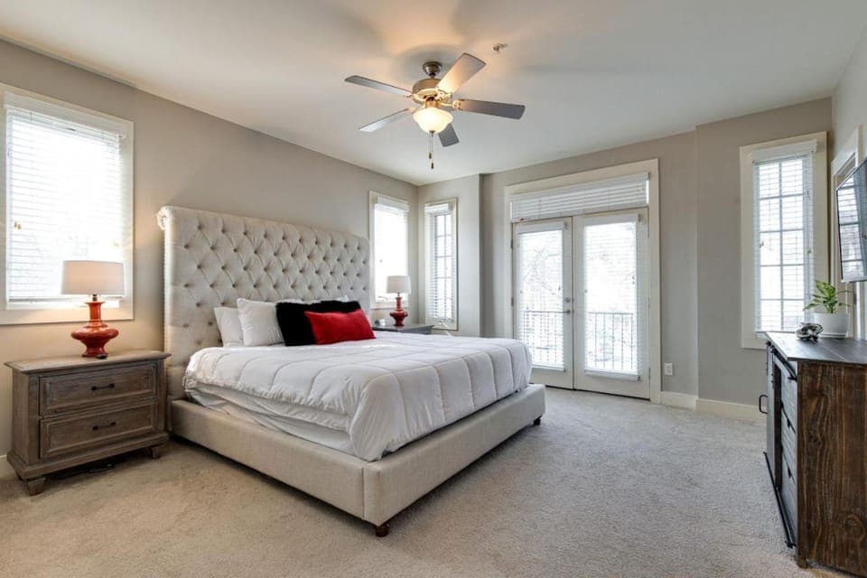 Bed, Balcony/Terrace, Bedroom, fireplace