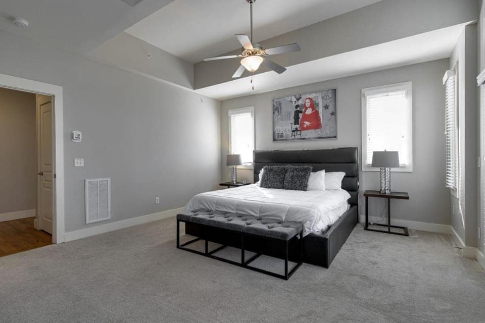 Bed, Bedroom, fireplace