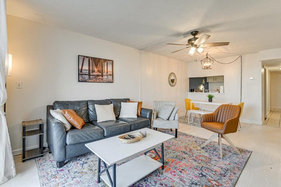 Updated Resort Condo, Walk to Myrtle Beach! House in Myrtle Beach