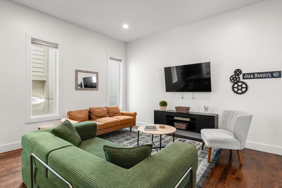 TV and multimedia, Living room, Seating area