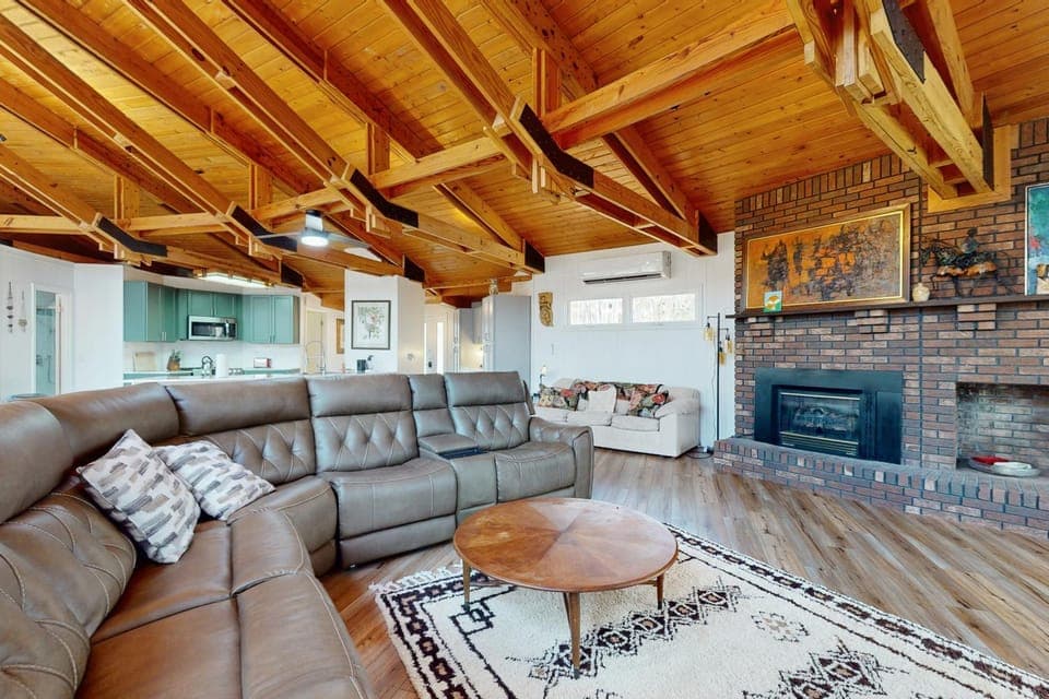 Red Fox Lair House in Franklin