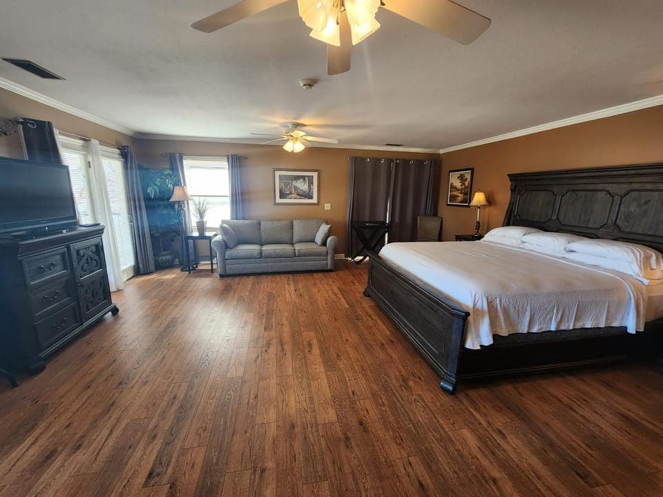 Tennessee Room at Tennessee RiverPlace Hotel in Chattanooga
