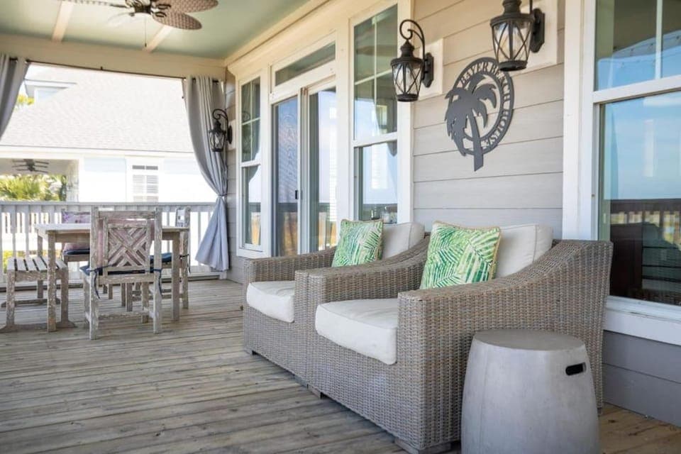 616 E Erie Driftwood Marsh and River Views Private Pool House in Folly Beach