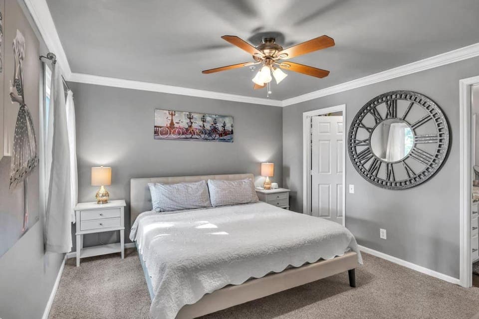 20min Walk to Broadway, Nash Condo, 2Bd2Bth, Pool Apartment in East Nashville