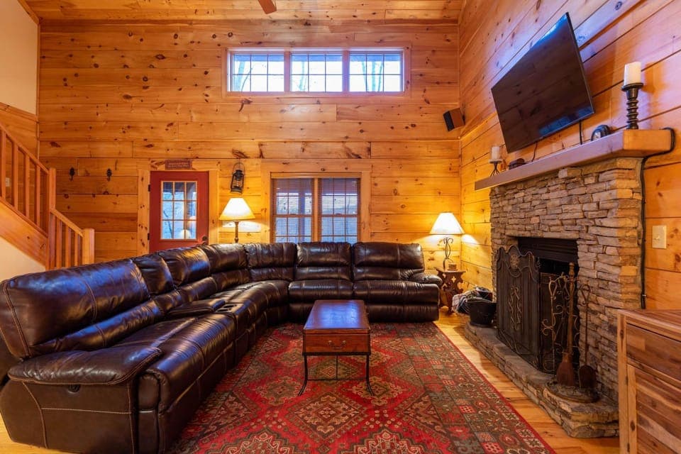 Cozy Cabin Cabin in Brushy Fork