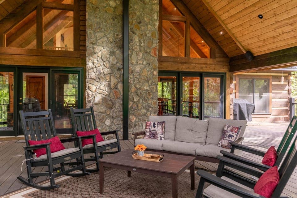 Lakeview House in Brushy Fork