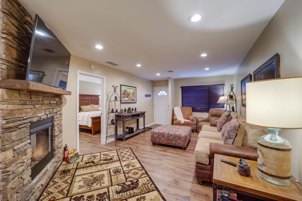 Mtn-View Condo w/ Lookout Deck in Banner Elk! House in Seven Devils