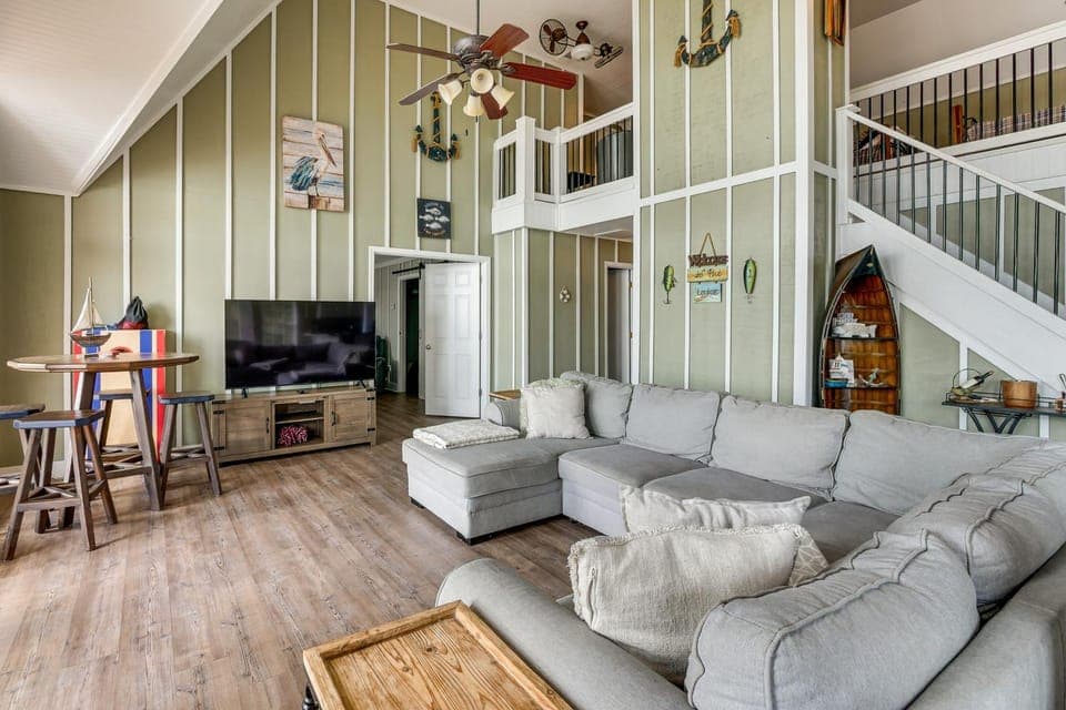 Dock & Fire Pit: Stunning Lake Sinclair Home! House in Lake Sinclair