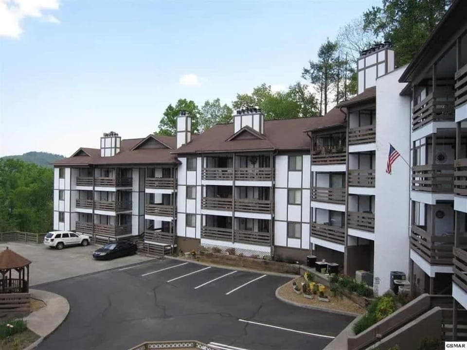 Turkey Nest by Beyond Expectations Renovated 2BR House in Gatlinburg