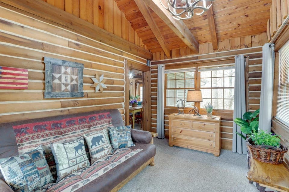 Murphy Cabin w/ Views < 1 Mi to Hiwassee Lake! Cabin in Tennessee