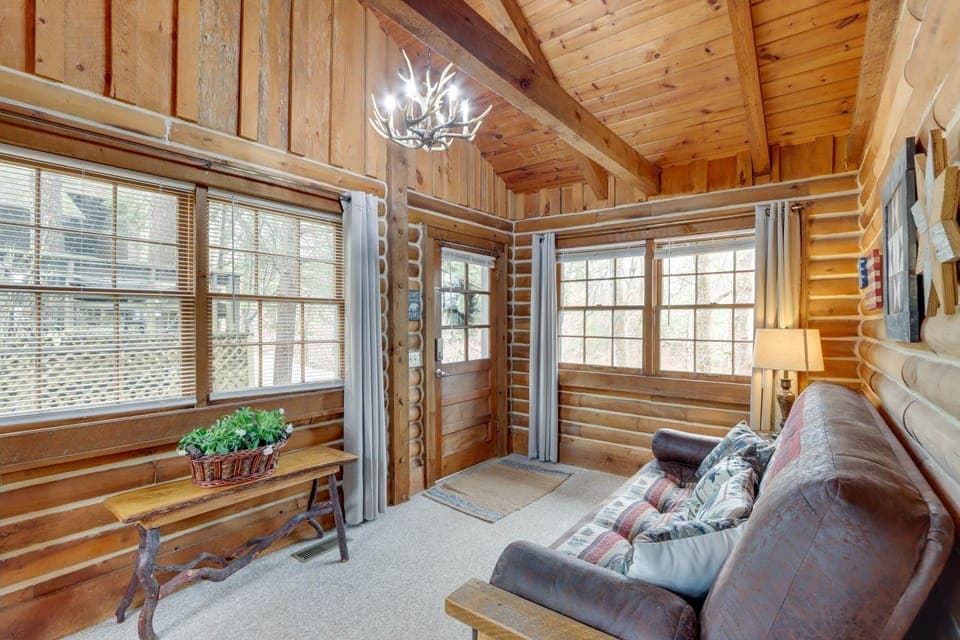 Murphy Cabin w/ Views < 1 Mi to Hiwassee Lake! Cabin in Tennessee