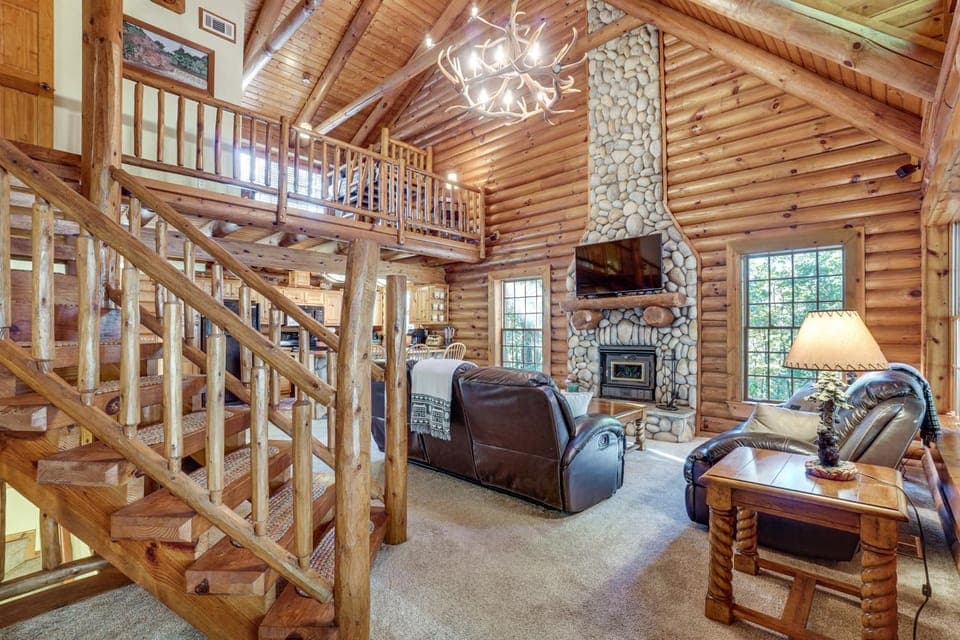 Family Getaway: Georgia Cabin w/ Outdoor Hot Tub Cabin in White County