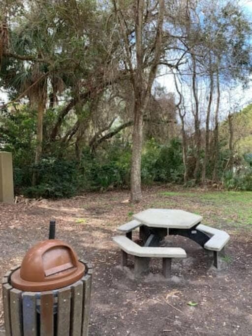 5 MIN WALK TO BEACH- 2BR1BA Villa in The Dunes Apartment in South Forest Beach