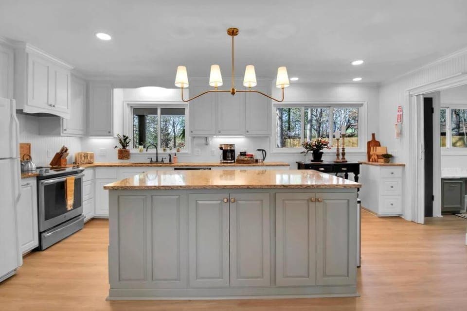 Cozy Retreat near Paris Mtn State Park Sleeps 12 House in South Carolina