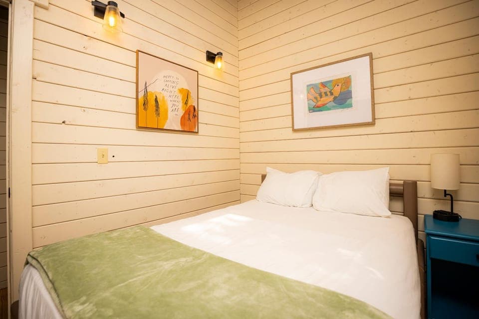 Bed, Bedroom