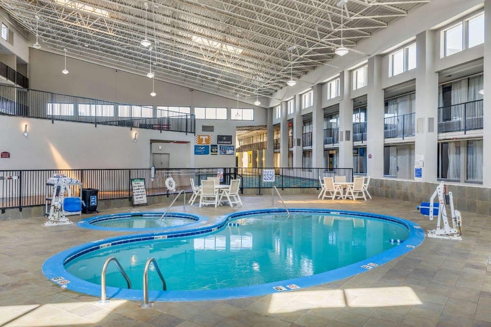 Swimming pool