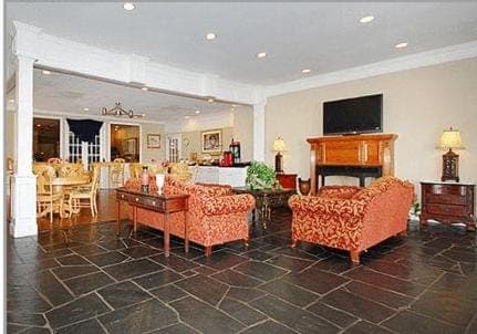 Shared lounge/TV area