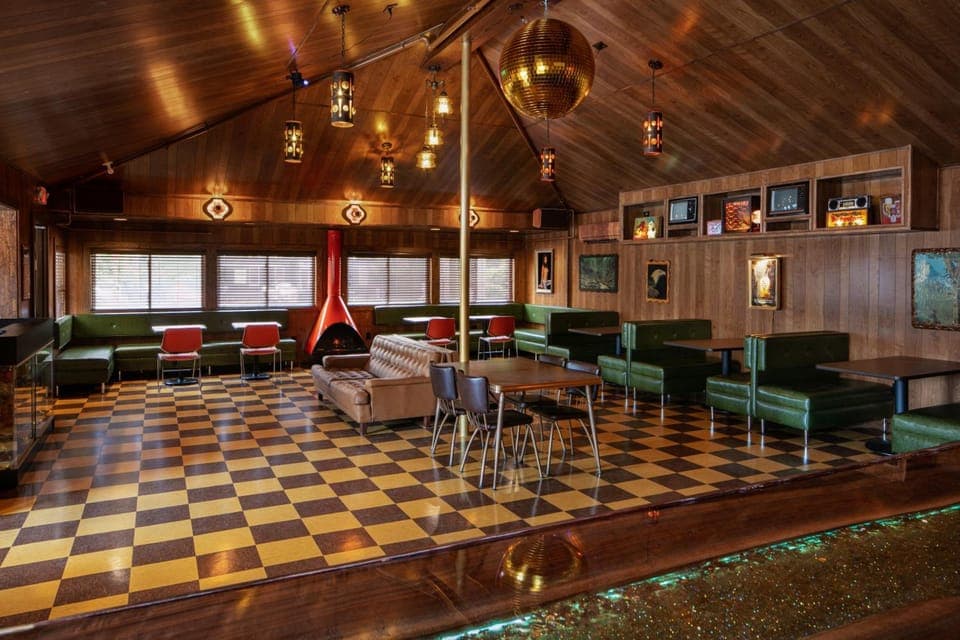 Bar/lounge