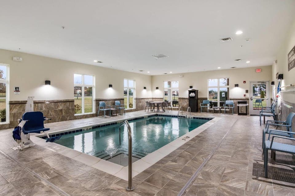 Swimming pool