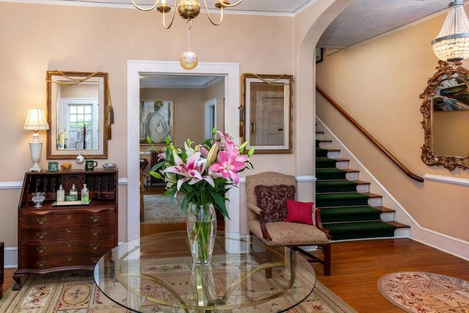 Abbington Green Bed & Breakfast Inn Hotel in Historic Montford