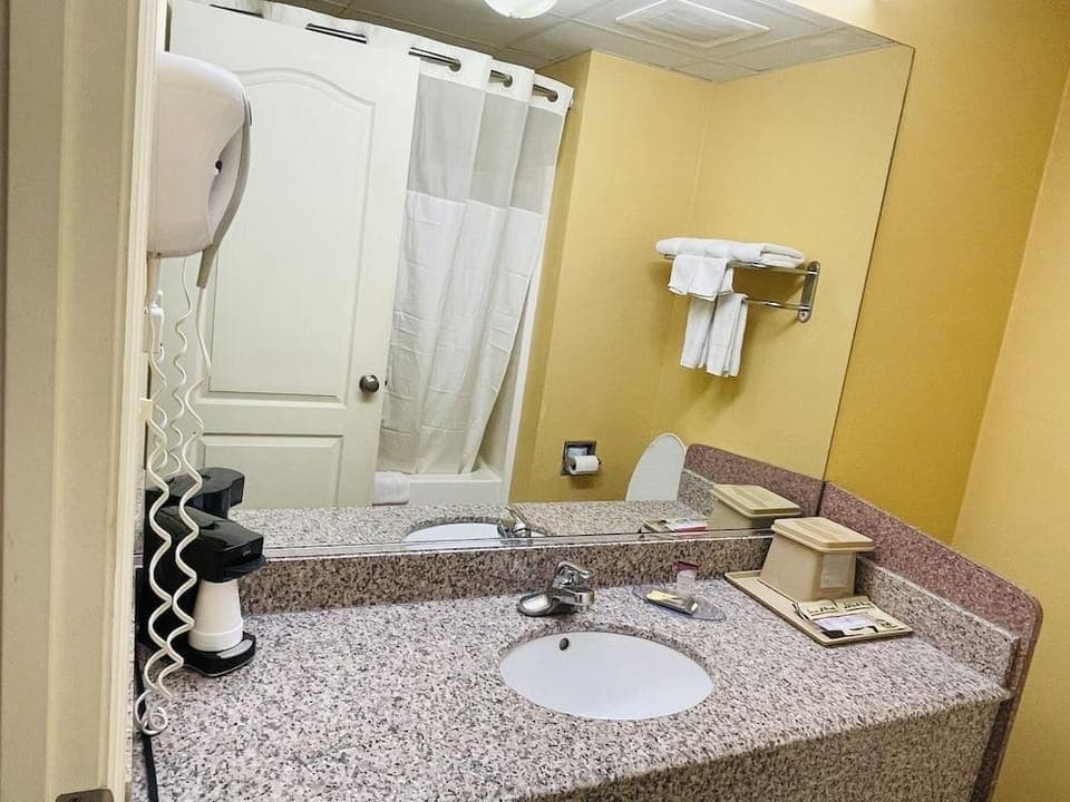 Mountain Inn & Suites - Dunlap TN Hotel in Tennessee