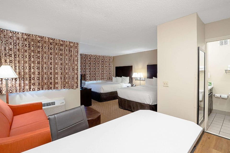 Suite room
