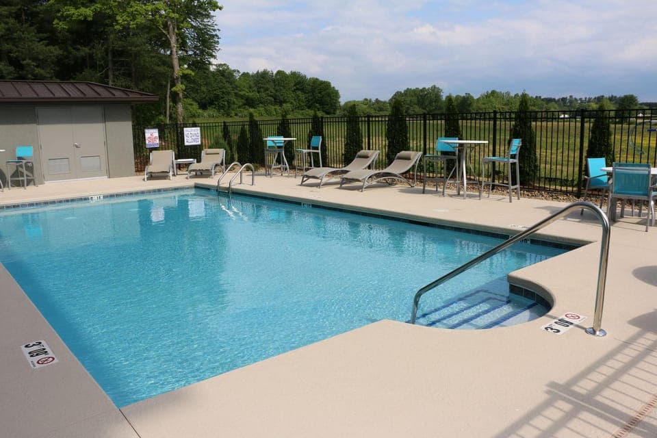 Swimming pool