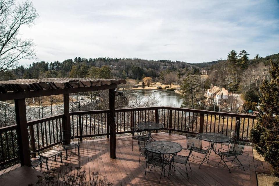Cliff Dwellers Inn Inn in Blowing Rock