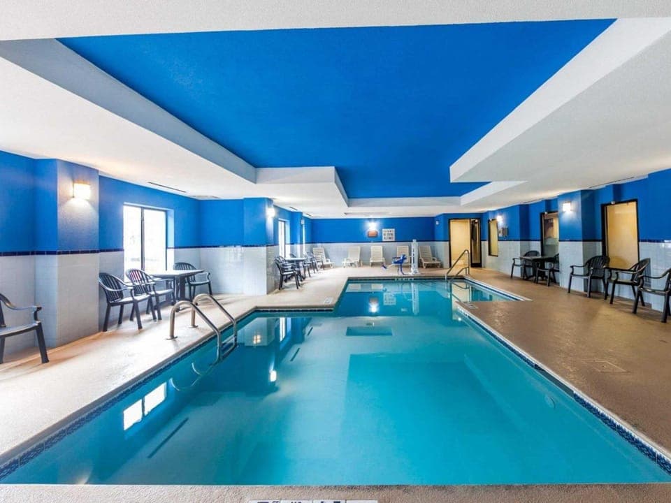 Swimming pool