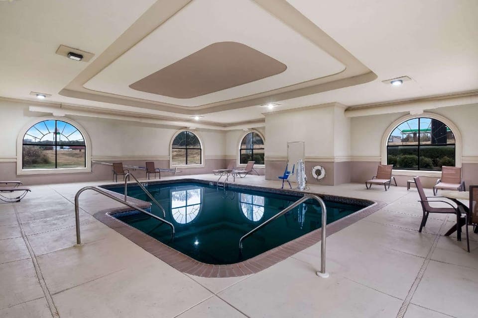 Swimming pool