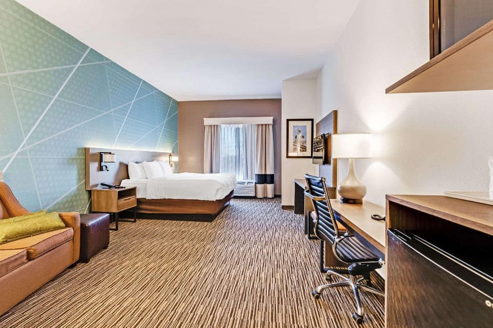 Suite room