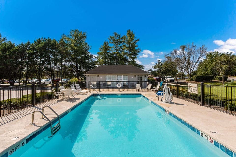 Swimming pool