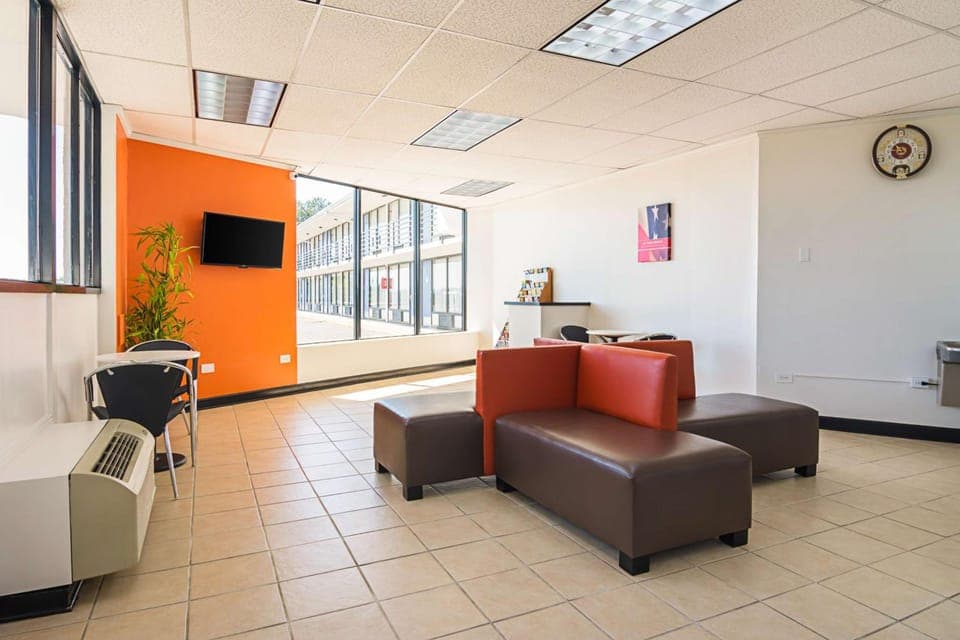 Shared lounge/TV area