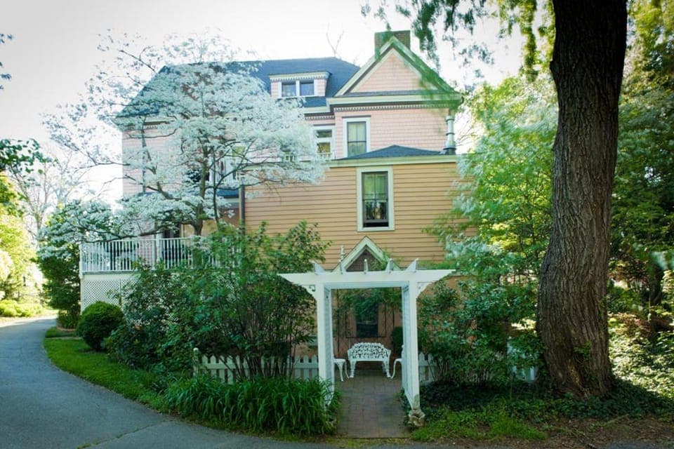 Beaufort House Inn Hotel in Asheville