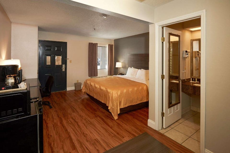 Guestroom